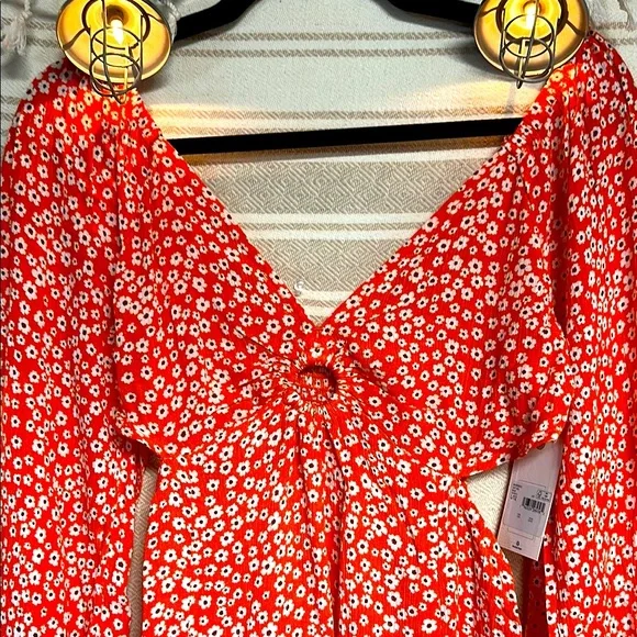 NWT Billabong, long sleeve, side slits on waist, Floral Red Dress - Picture 2 of 12